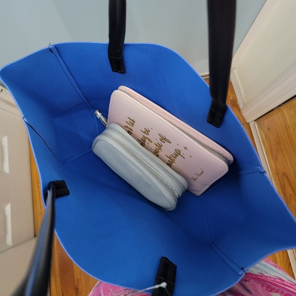 Reversable Colorblock Black and Blue Blue Tote Bag - Picture 7 of 14